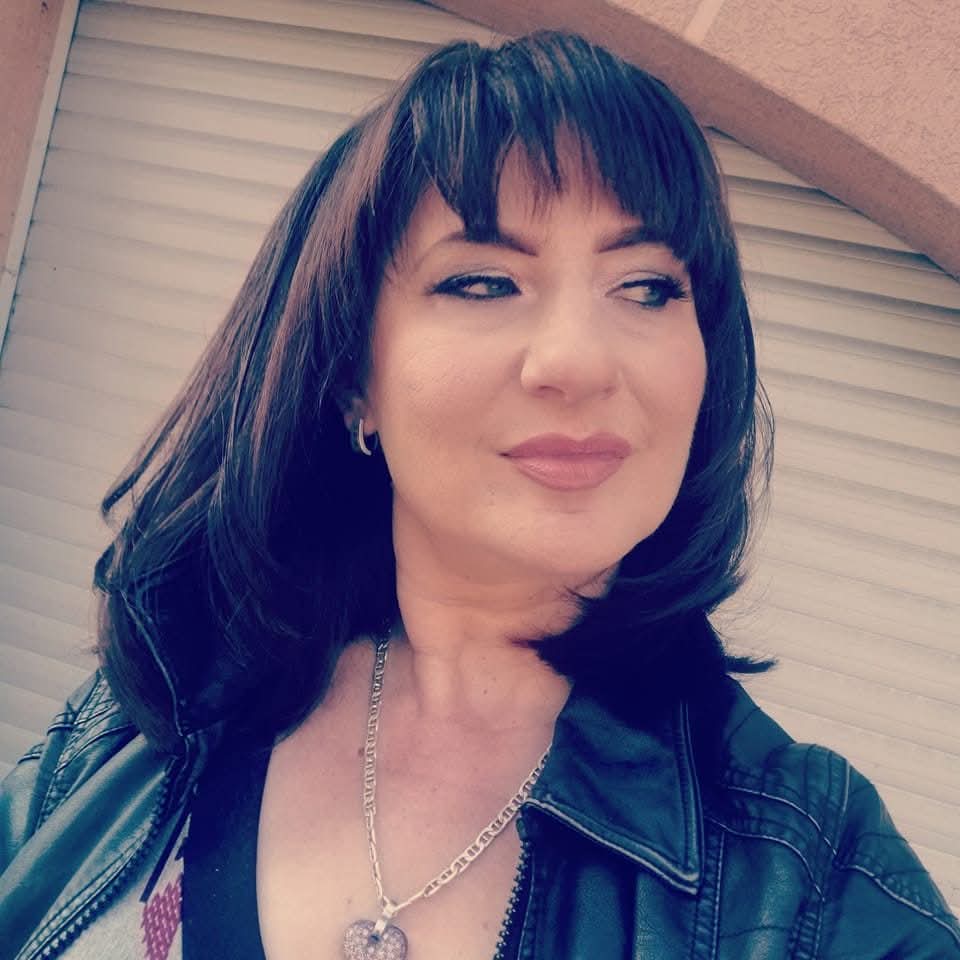 Ivana J.